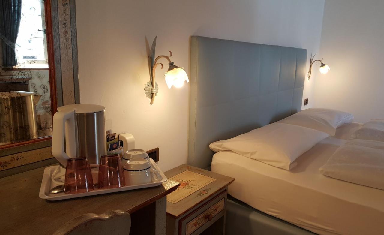 Garni Stella Alpina Hotel กานาเซย์ ภายนอก รูปภาพ